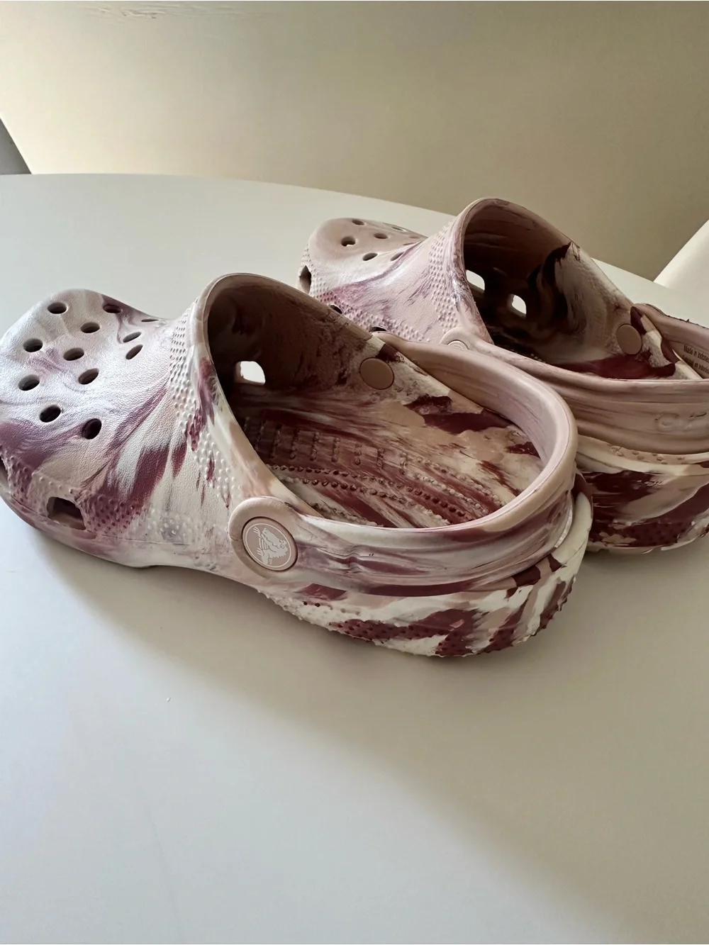 CROCS Kids Marbled Pink & Cream Slip-On Clogs